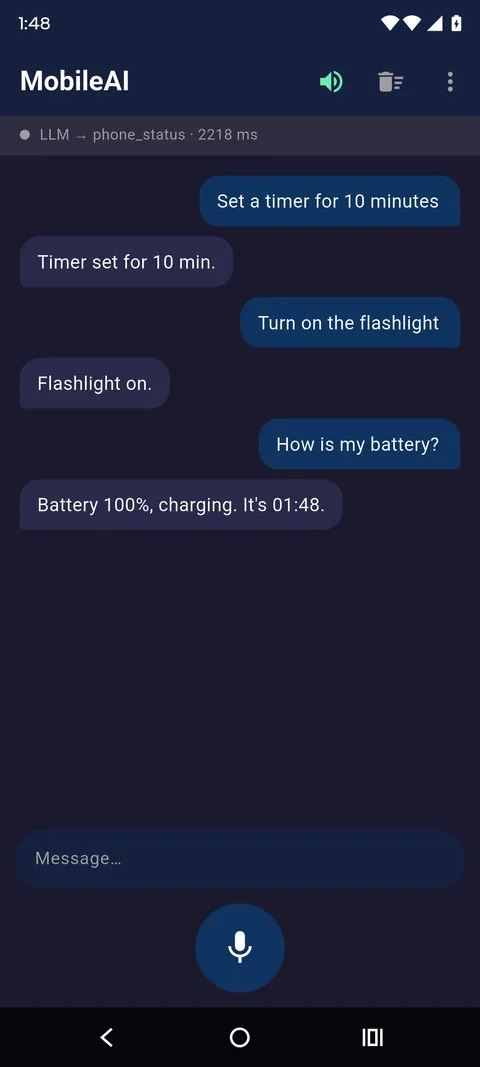 Chat showing a timer set for 10 minutes, the flashlight turned on, and the battery level.